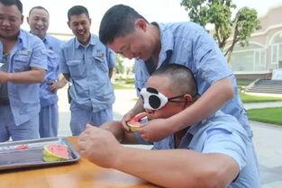 吃瓜群众侯某人