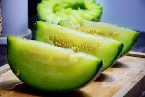 户外吃瓜是什么感觉,夏日清凉新体验