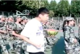 吃瓜群众军哥,揭秘吃瓜群众的趣味生活